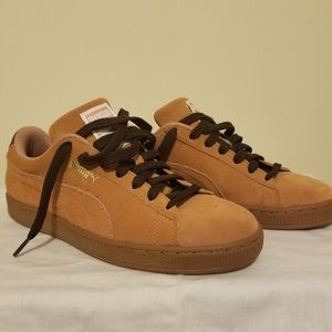 Classic Pumas